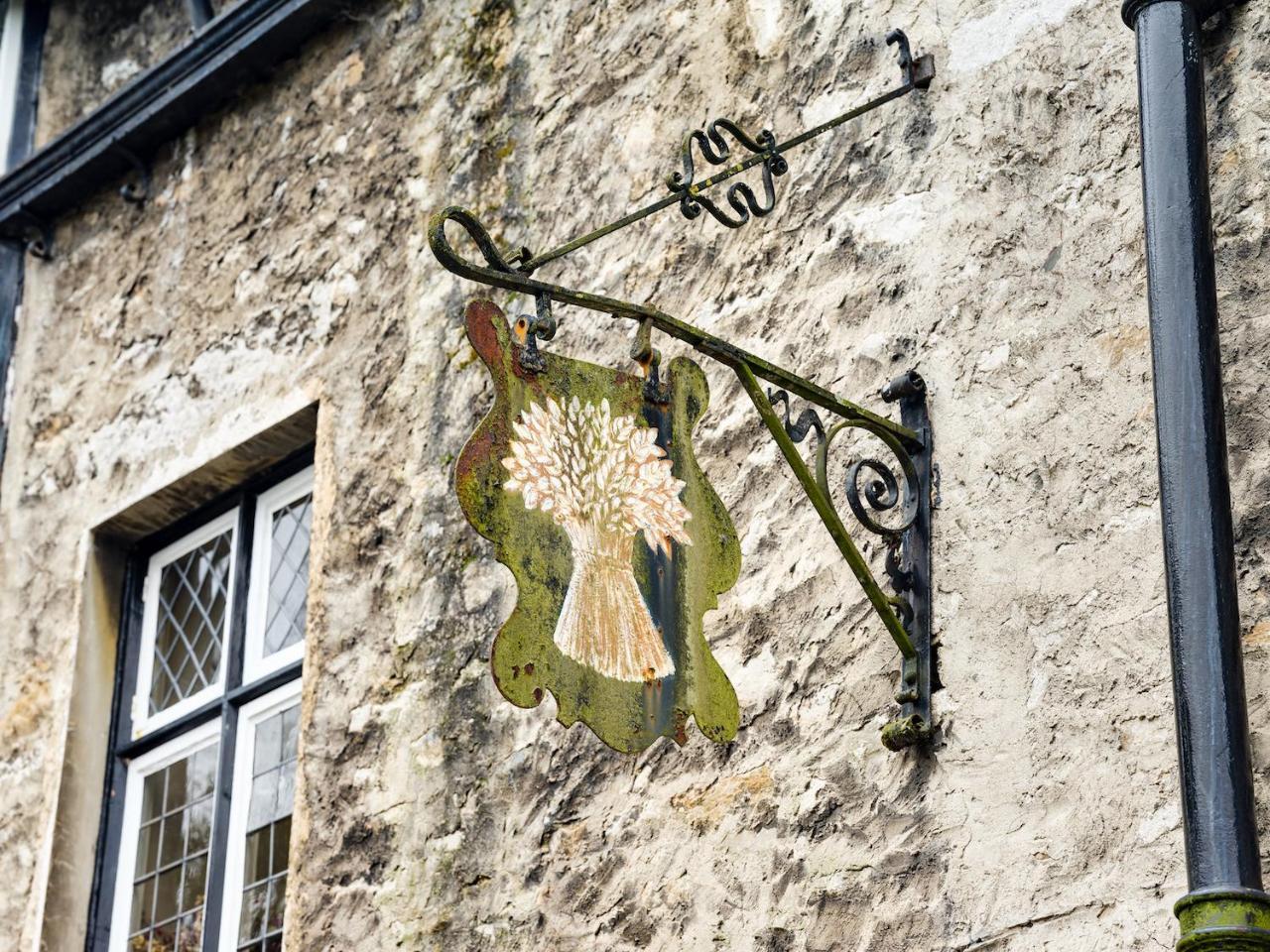 The Wheatsheaf At Beetham Hotel Sandside  Exterior photo